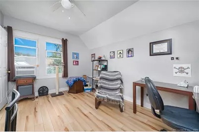 6 Barnett Street, New Haven, CT 06515 - Photo 33