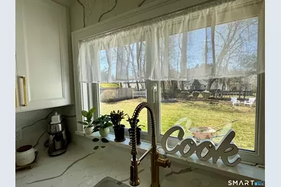 13 Karen Road, Danbury, CT 06811 - Photo 7