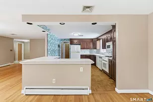 1864 Asylum Ave, West Hartford, CT 06107 - Photo 17