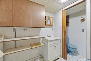 1864 Asylum Ave, West Hartford, CT 06107 - Photo 29