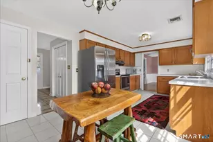 15 Oak Hollow Rd, Branford, CT 06405 - Photo 11