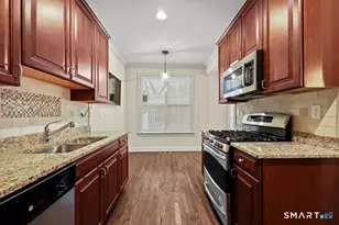 41 Park Pl Cir, West Hartford, CT 06110 - Photo 5