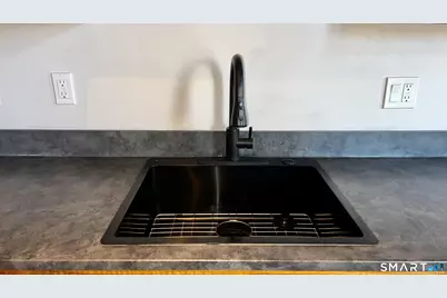 34-36 Charter Oak Place #4, Hartford, CT 06106 - Photo 15