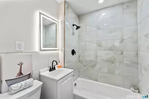 30 Oakwood St, East Hartford, CT 06108 - Photo 17