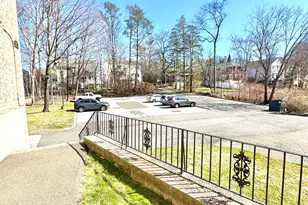 39 Woodway Rd, Stamford, CT 06907 - Photo 5