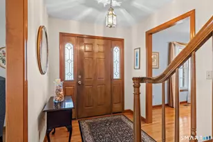 112 Wood's Edge Ct, Berlin, CT 06037 - Photo 3