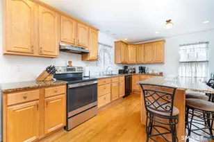 33 Valerie Ct, Hamden, CT 06514 - Photo 7