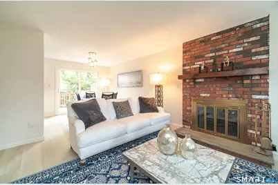 105 Sunrise Circle, Windsor, CT 06095 - Photo 5