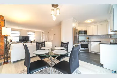 105 Sunrise Circle, Windsor, CT 06095 - Photo 7