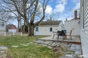 45 Ridgewood Ave, Waterford, CT 06385 - Photo 9