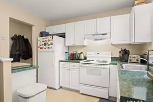 89 Carriage Path S, Milford, CT 06460 - Photo 11