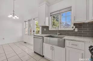 195 Marshall Ln, Derby, CT 06418 - Photo 7