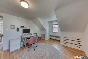 17 Innsbruck St, Milford, CT 06460 - Photo 17