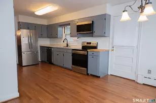 726 Lovely St, Avon, CT 06001 - Photo 5