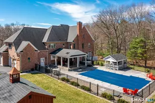 94 Lofgren Rd, Avon, CT 06001 - Photo 3