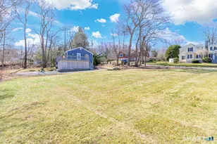 17 Charles St, Essex, CT 06409 - Photo 3