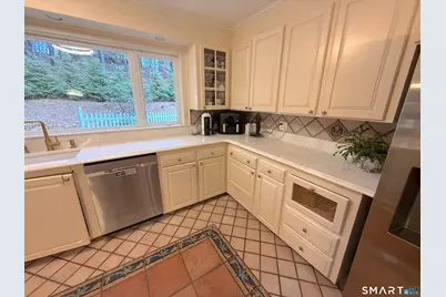 1340 Manchester Road, Glastonbury, CT 06033 - Photo 11