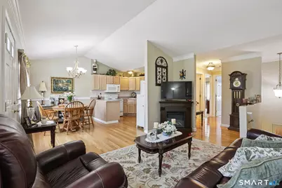 56 Pembroke Road #4, Danbury, CT 06811 - Photo 5