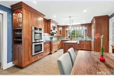 15 Queens Lane, Darien, CT 06820 - Photo 9