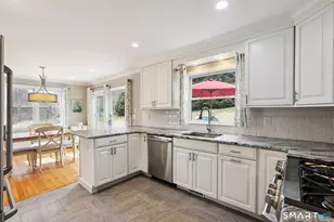 4 Candlewood Rd, New Fairfield, CT 06812 - Photo 11