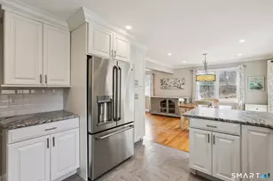 4 Candlewood Rd, New Fairfield, CT 06812 - Photo 9