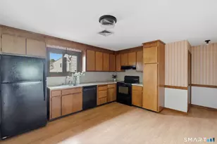 1301 Summer Hill Dr, South Windsor, CT 06074 - Photo 5