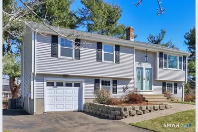 8 Blue Meadow Road, Middletown, CT 06457 - Photo 1