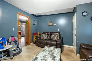 33 Martin St, Hartford, CT 06120 - Photo 11