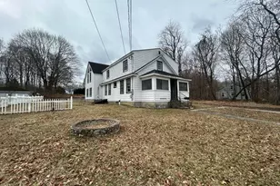 17 Comstock Ave, Waterford, CT 06382 - Photo 3