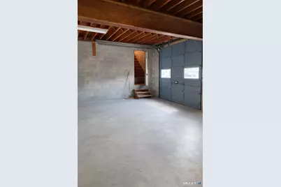 21 Pleasant Street, New Britain, CT 06051 - Photo 5