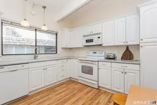 82 Ledgebrook Dr, Norwalk, CT 06854 - Photo 15