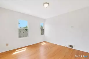 66 Vine St, Meriden, CT 06451 - Photo 15