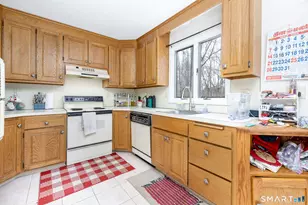 46 MacIntosh Ln, Glastonbury, CT 06033 - Photo 3