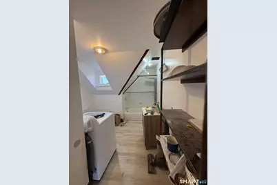 689 Maplewood Avenue, Bridgeport, CT 06605 - Photo 3