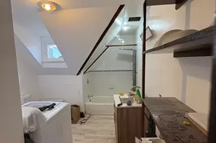 689 Maplewood Ave, Bridgeport, CT 06605 - Photo 3