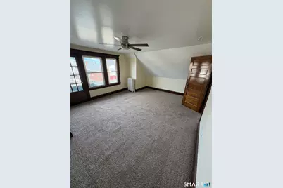 689 Maplewood Avenue, Bridgeport, CT 06605 - Photo 7