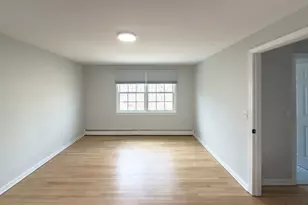 23 Country Village Ln, Clinton, CT 06413 - Photo 11