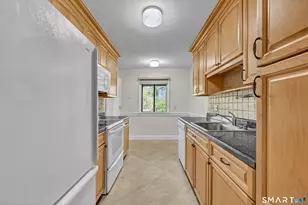 428 Heritage Vlg, Southbury, CT 06488 - Photo 11