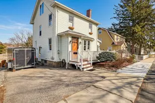 131 Norwood Ave, New London, CT 06320 - Photo 3