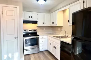 73 Cedar St, Norwich, CT 06360 - Photo 7