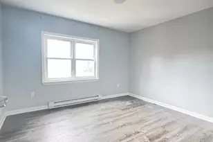 33 Pond St, Naugatuck, CT 06770 - Photo 5