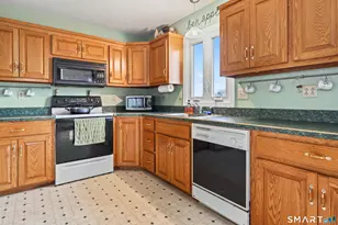 29 Bosse Rd, Waterbury, CT 06704 - Photo 7