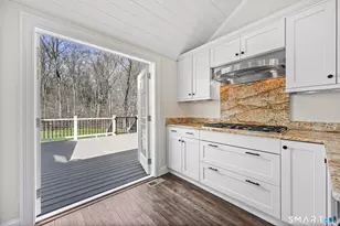 4 Kettle Creek Rd, Weston, CT 06883 - Photo 9