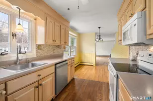 215 Monroe St, East Hartford, CT 06118 - Photo 15