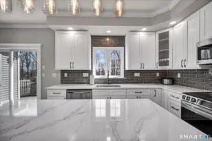 64 Milford Chase, Milford, CT 06461 - Photo 5