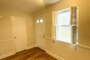 372 Knapps Hwy, Fairfield, CT 06825 - Photo 7