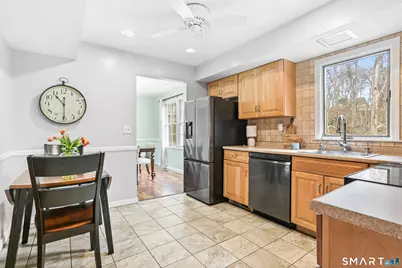 40 Sullivan Place, Bridgeport, CT 06610 - Photo 11