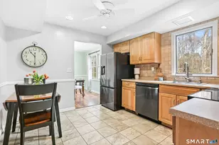 40 Sullivan Pl, Bridgeport, CT 06610 - Photo 11