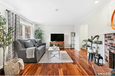 40 Sullivan Place, Bridgeport, CT 06610 - Photo 5