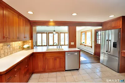 14 North Drive, Simsbury, CT 06070 - Photo 5